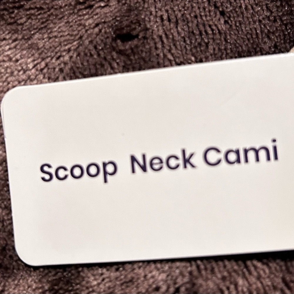 Empetua Scoop Neck Cami - Picture 6 of 8